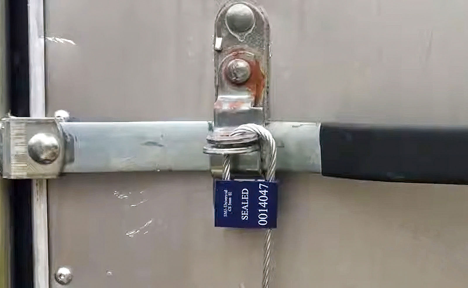 cable security seal secures truck freight load from theft